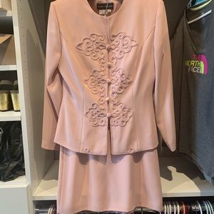 Donna Morgan suit size 4 excellent condition